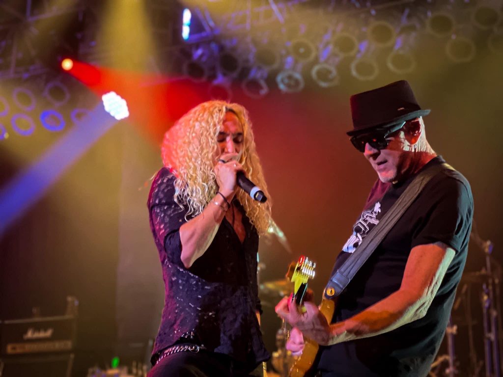 GREAT UPGRADE … Great White Introduce Brett Carlisle as Vocalist in place of an absent Andrew Freeman at Cannery Casino in Las Vegas