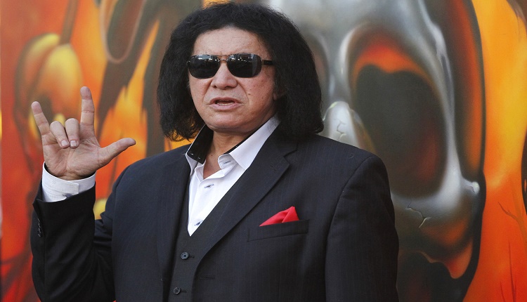 Gene Simmons poses at the fifth annual Golden Gods awards at Club Nokia in Los Angeles, California May 2, 2013.   REUTERS/Mario Anzuoni  (UNITED STATES - Tags: ENTERTAINMENT) - RTXZ8LN