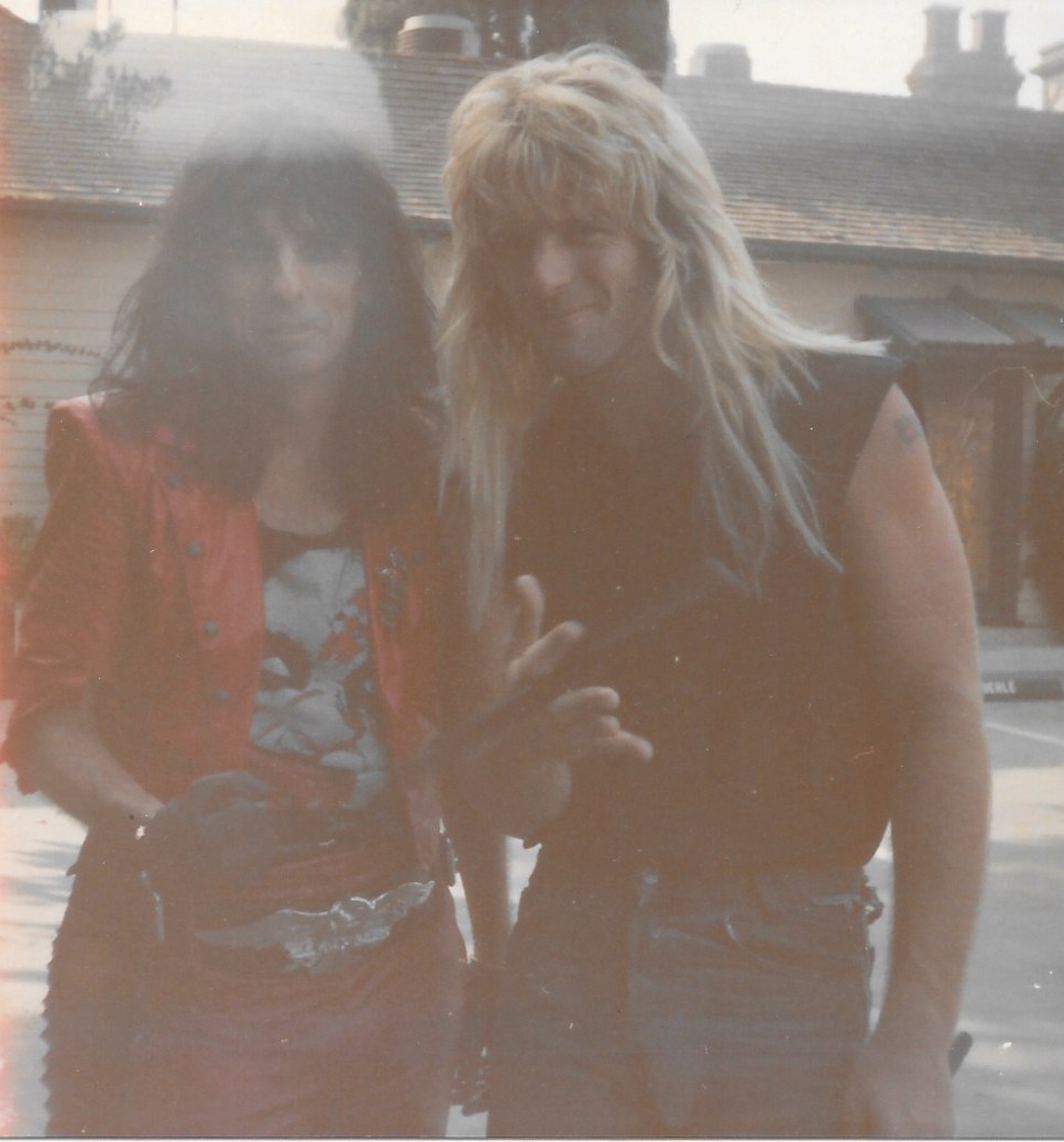 Daz with Alice Cooper during the I got A Line On You video